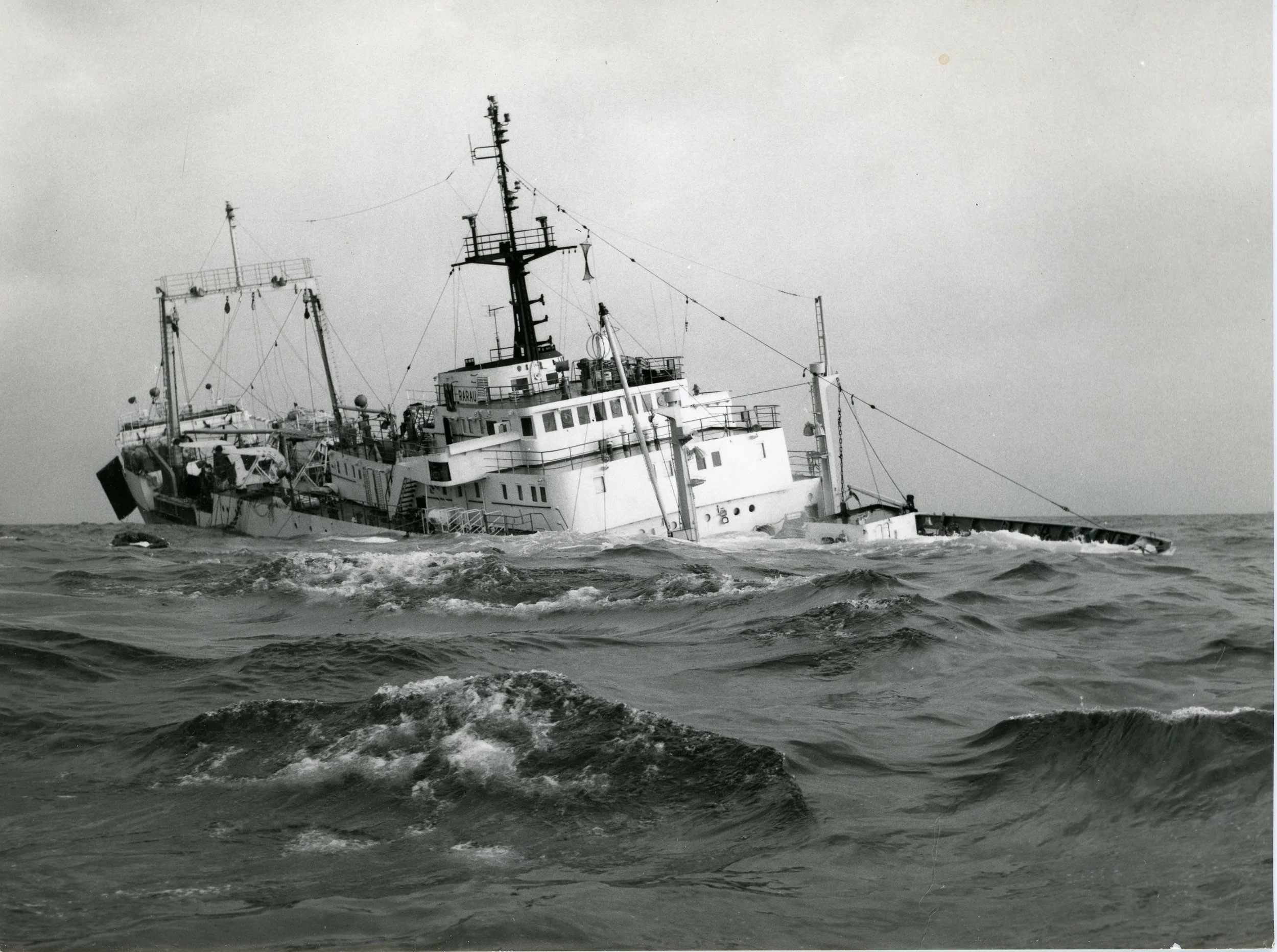 Wreck of the Rarau September 1976.jpg