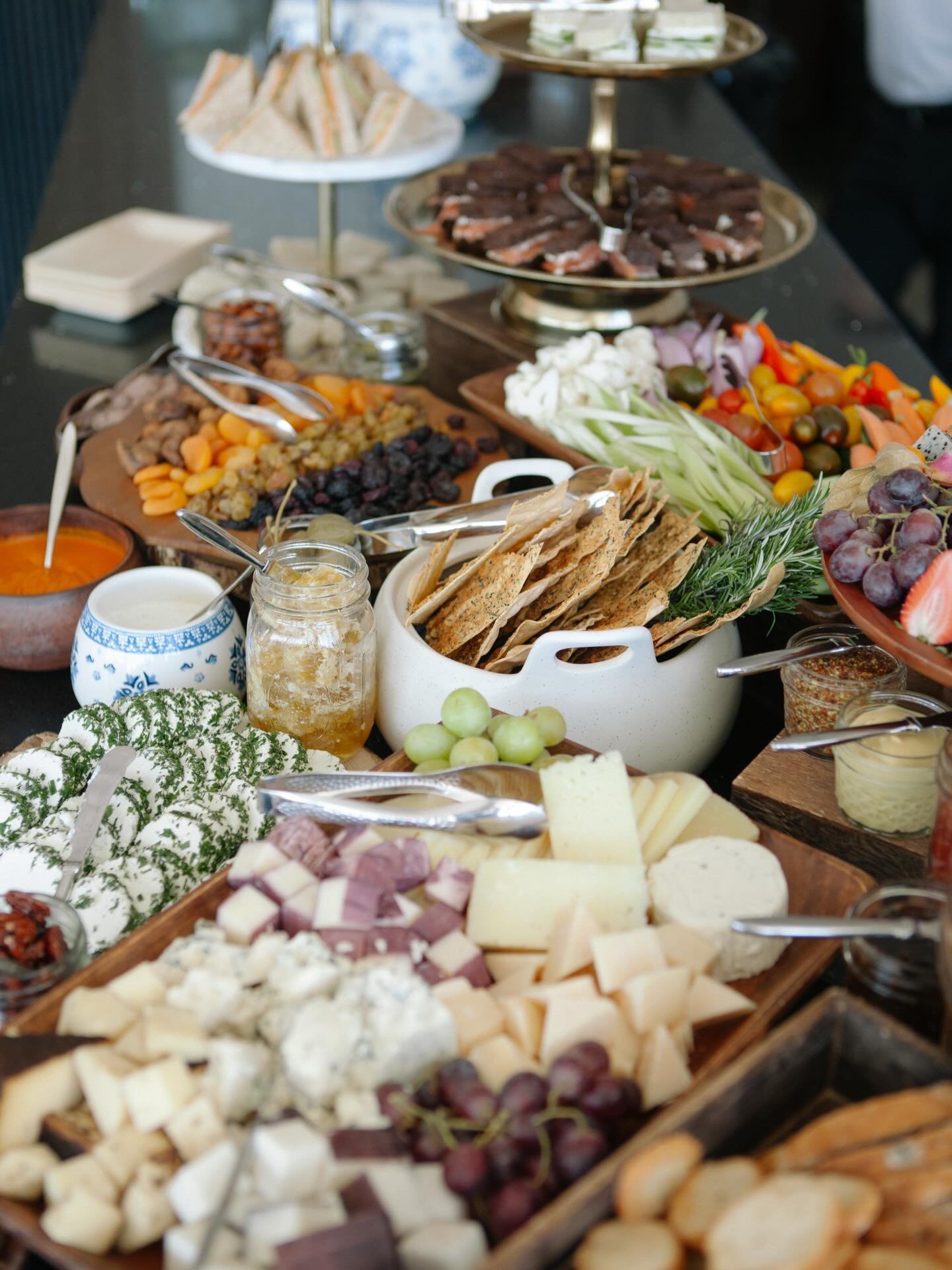 Join us for the ultimate holiday craft session: a Wreath Making Workshop with expert florist @whit_hazen ! You&rsquo;ll craft a beautiful 10&rdquo; wreath while enjoying @wpcatering treats and seasonal drinks! The best part? Santa Claus is coming to 