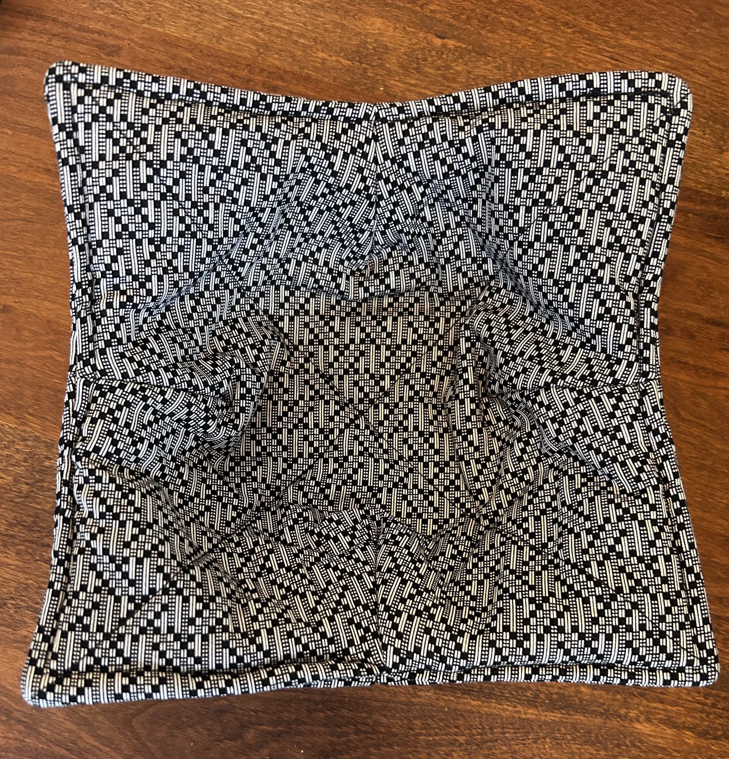 B&W Modern Bowl Cozie