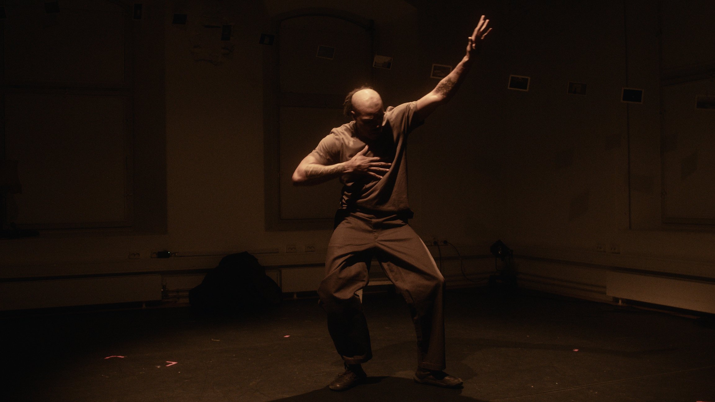 The unnamable_Freddy Houdnekindo_performance_dance_Art_durational_choreography_installation.jpg