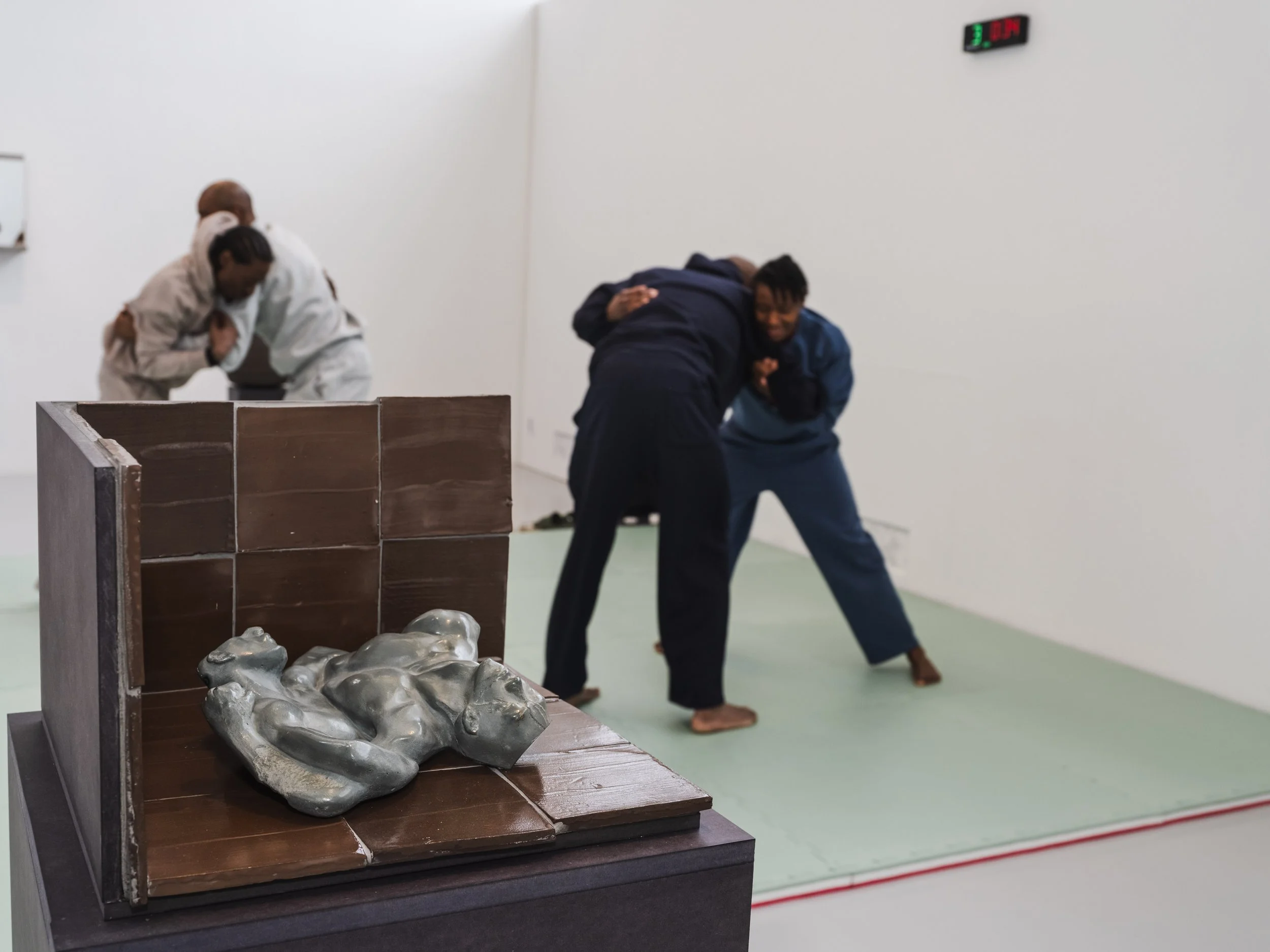 Freddy_Houndekindo_ceramic_art_choreography_Dance_Clay_mending_DSF1612.jpg