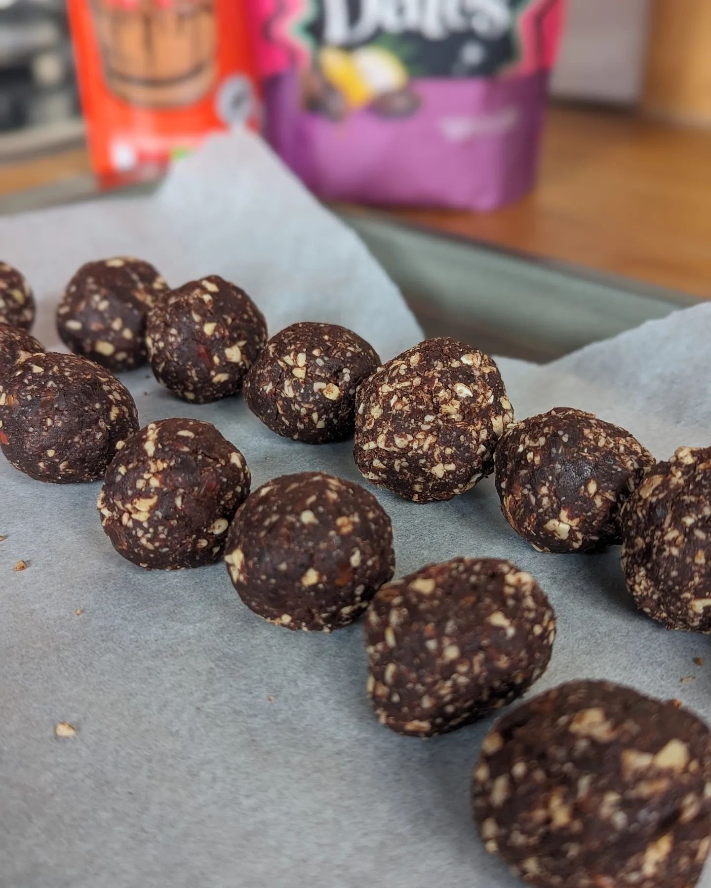 DOULA ON CALL!

I am currently on call this week and quickly made some energy balls to pop in the freezer just in case I get called out. I promise they taste great (coco, dates &amp; cashews) I just didn't't have time to perfect my balls 😂

What hap