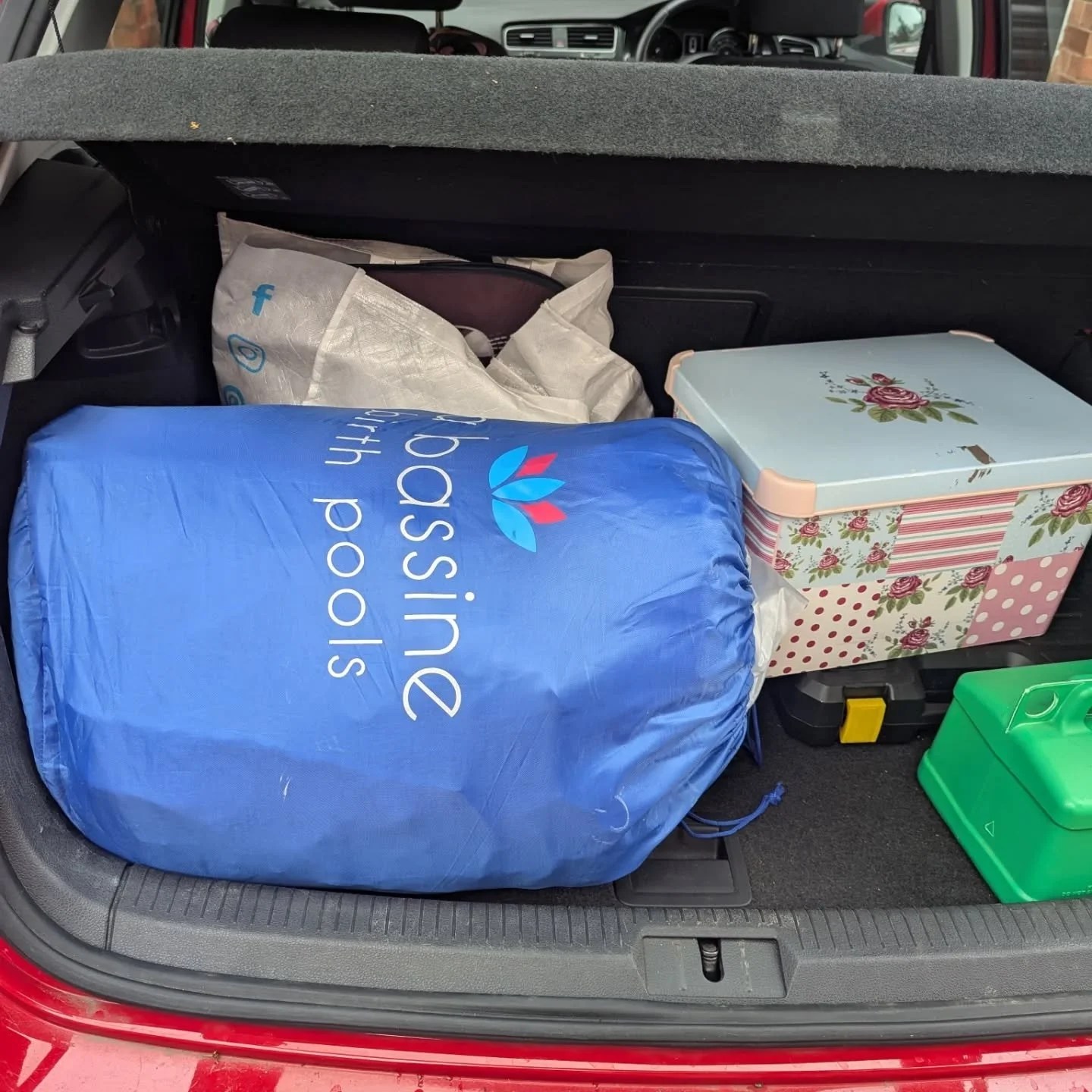 AUGUST 🌞🌈☔

August was a beautiful mix of births, pool drop off, doula interviews, postnatal visits and time spent with my daughter 🤎

1. Pool drop off to hypnobirthing client 
2. Blackberry picking &amp; 5 minutes to read a book!
3. Postnatal vis