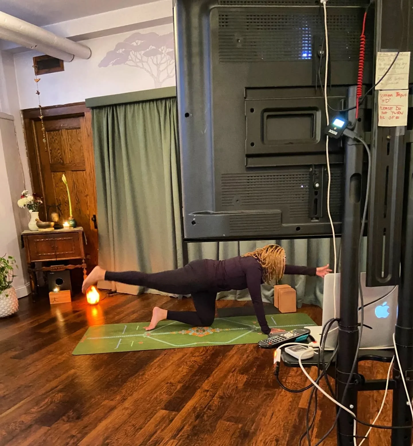 💥SPECIAL OFFER VALID UNTIL JAN 1ST💥

We're offering NEW SUBSCRIBERS their first month FREE ACCESS to Yoga Sanctuary's On-Demand video library. 

Get anytime access to our library of yoga classes to fit your busy holiday schedule and start your new 