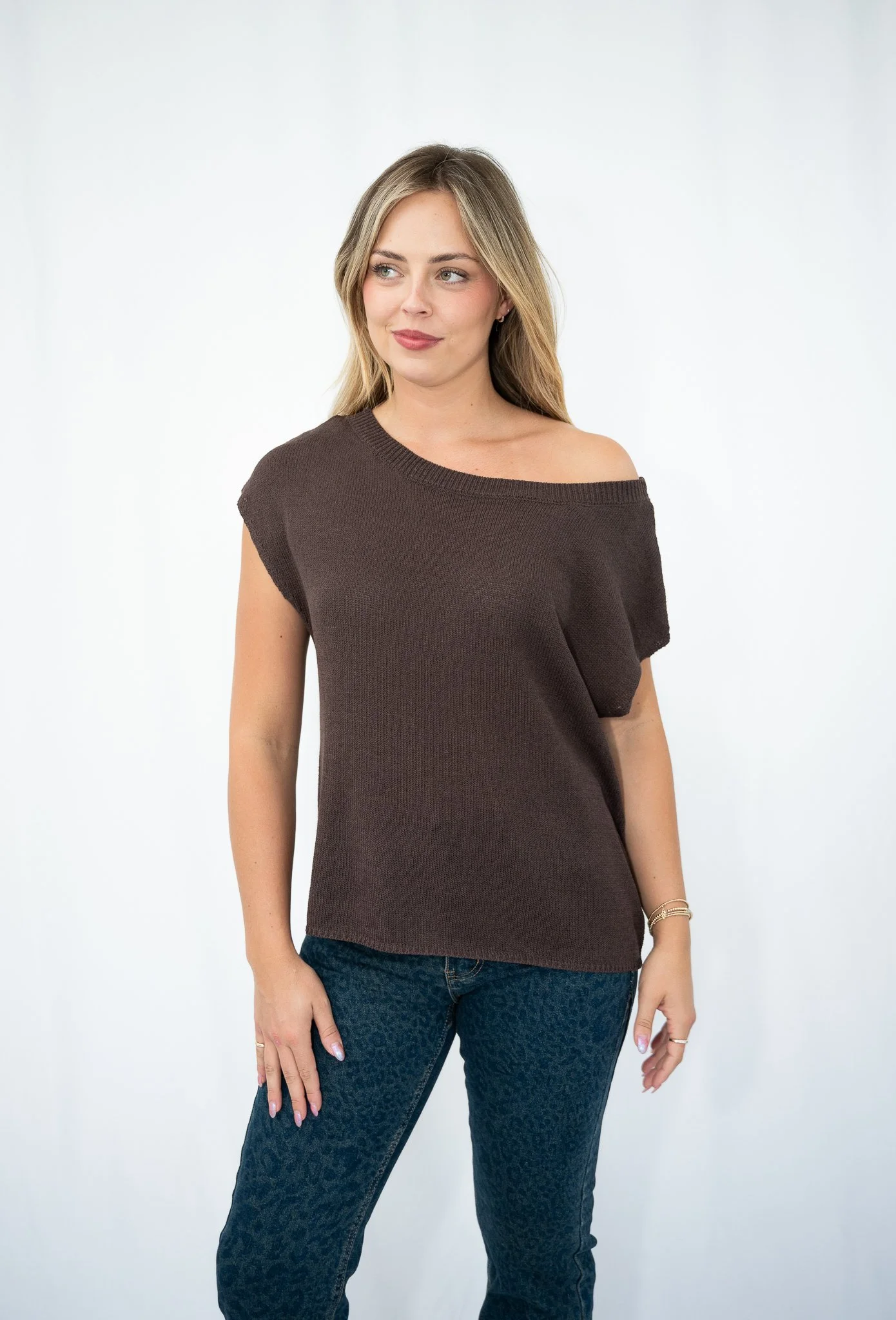 Code: K3421 | Chocolate | S/M & L/XL | 100% Viscose | Contact us for more colours