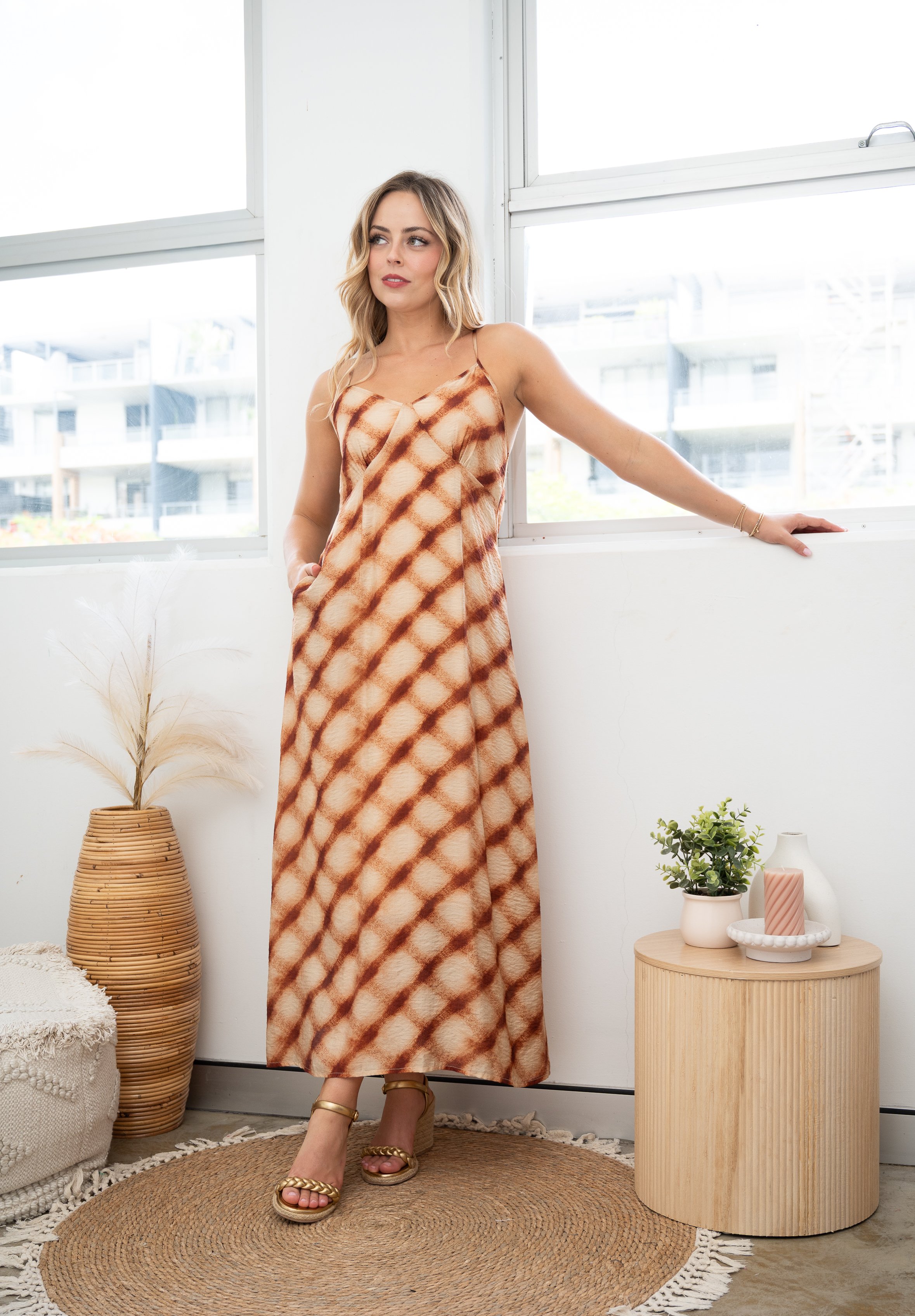 Code: D9259 | Red & Mocha | 8-16 | Viscose blend | COMING SOON