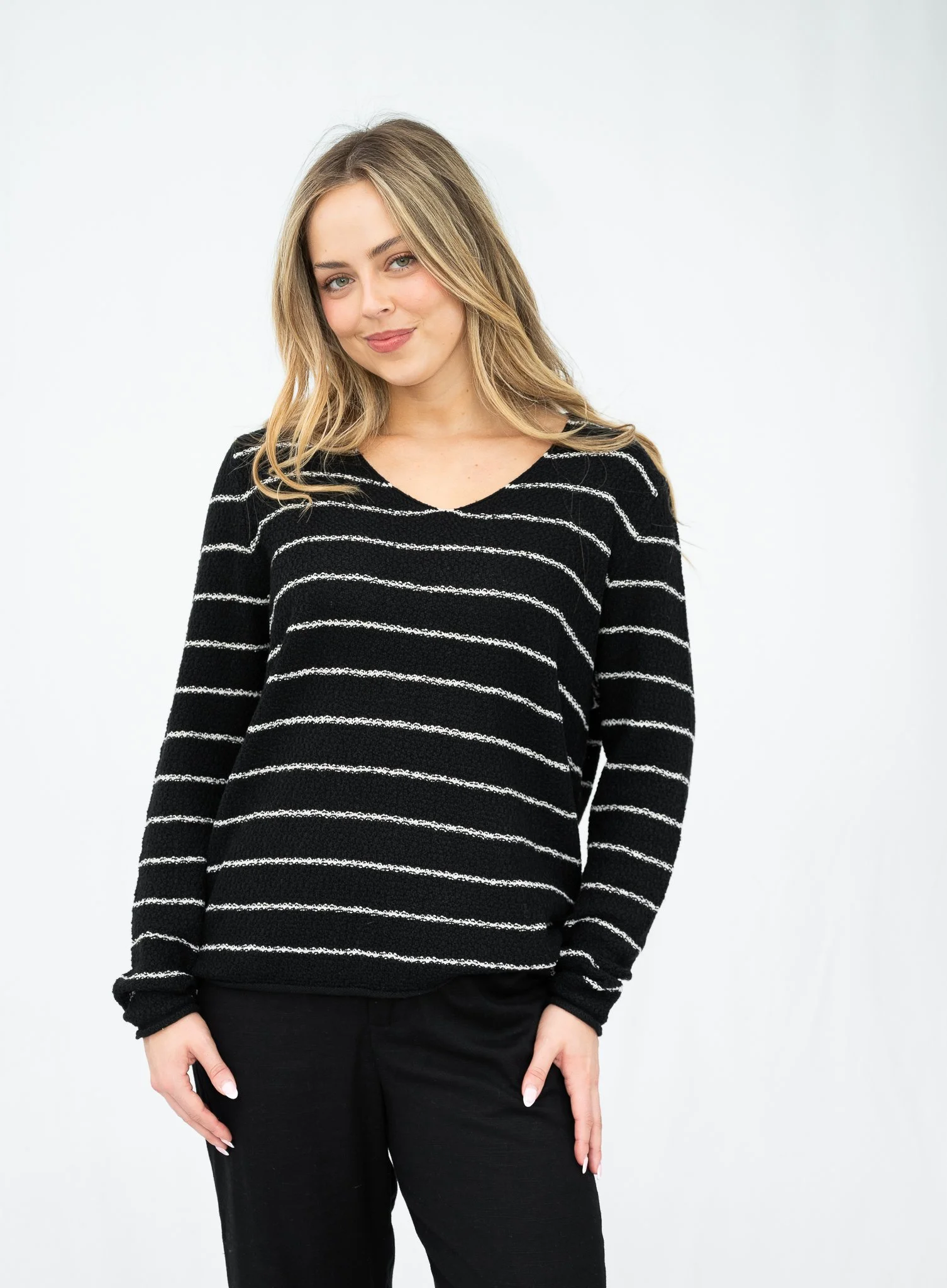 Code: K3528 | Black & Beige | S/M & L/XL | Wool blend | COMING SOON