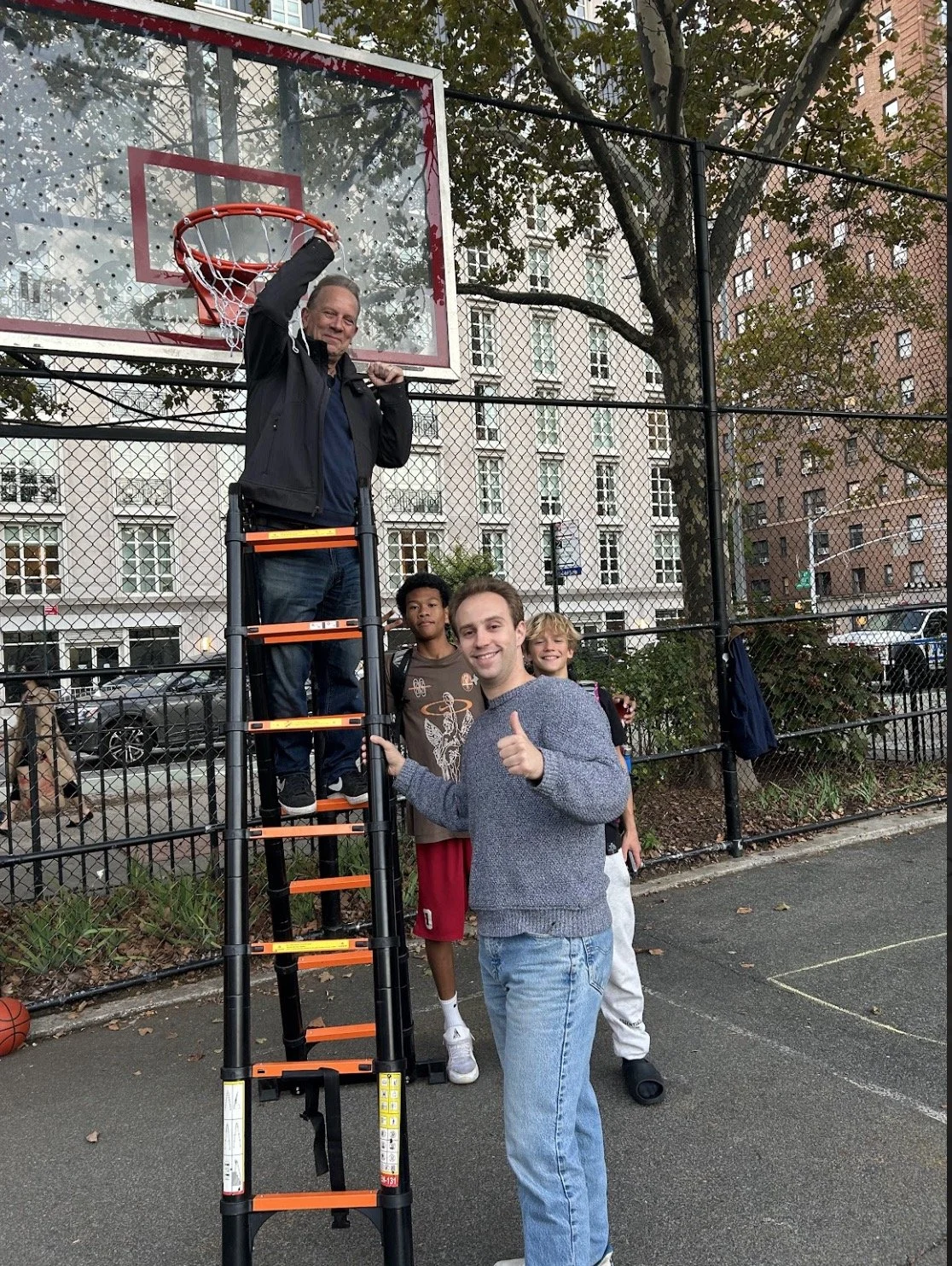 Yesterday, MECA&rsquo;s free basketball nets program Swish You Were Here had a milestone day at Peter&rsquo;s Field on Second Avenue between 20th and 21st Streets.⁣
⁣
Swish You We Here founder Kevin O&rsquo;Keefe (at rim) and Peters&rsquo; Field neig