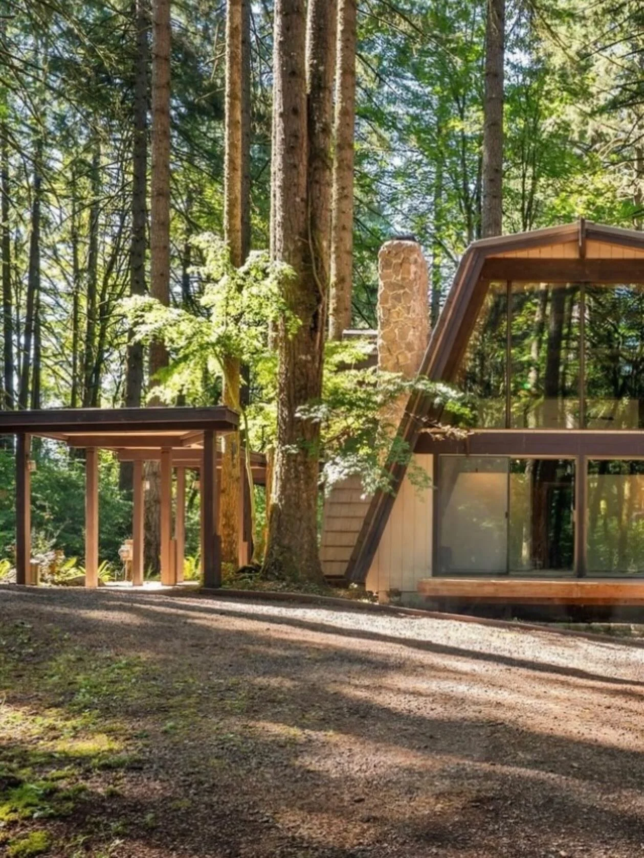 🔥 So you don&rsquo;t want to live directly in the hell mouth of Portland, but you want to be close enough to feel the warmth of its flames? 🔥 As long as you pinky promise not to strip this masterpiece of its character, then I have the damn near PER