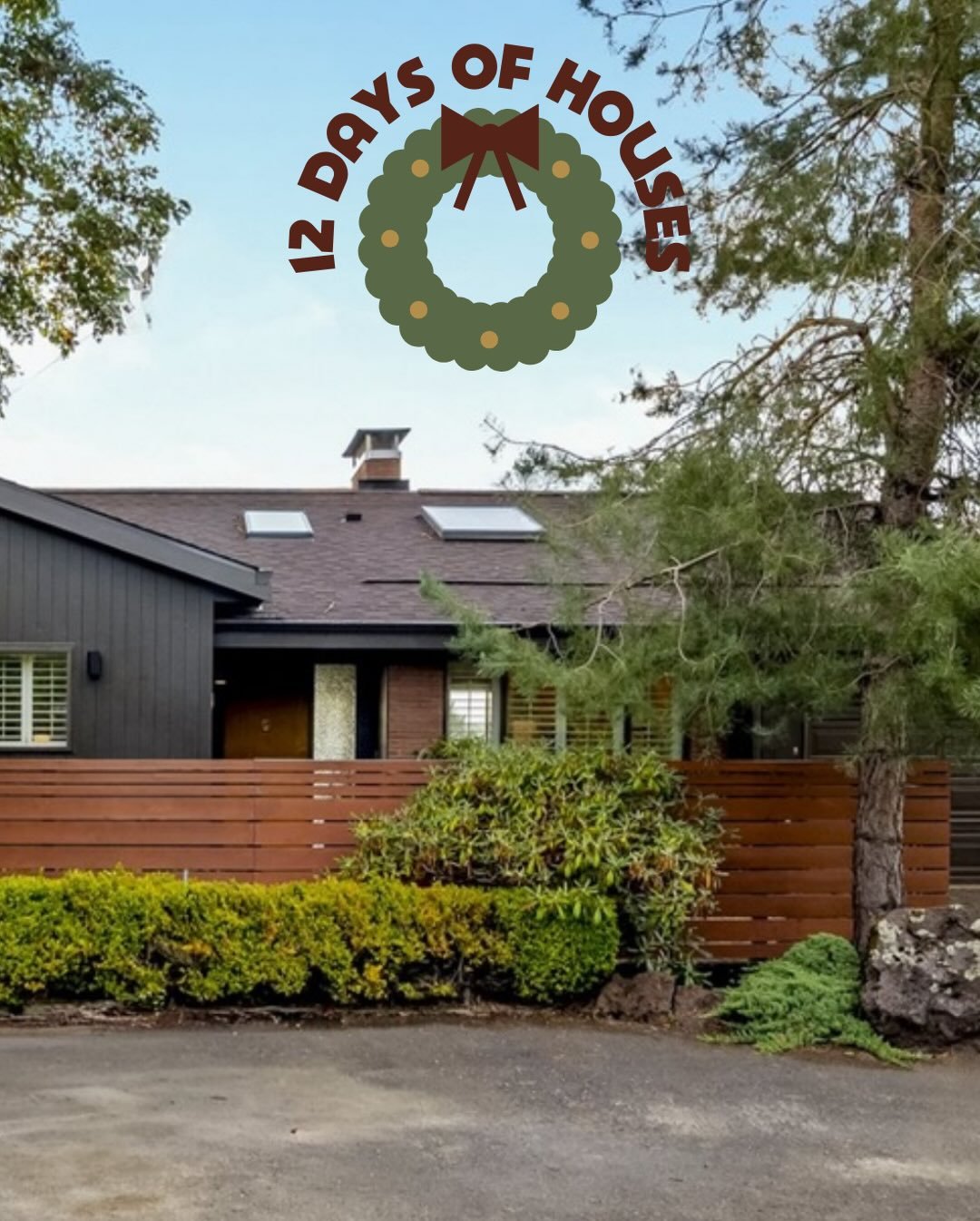 🎄12 DAYS OF HOUSES🎄
🎶On the fifth day of houses, my true love gave to me, a SE classic 1961 mid-century modern with stunning views of the city🎶
&bull;
HO HO HOLY CRAP! The views, the vibes, and the wood paneling make my sleigh bells jingle all th