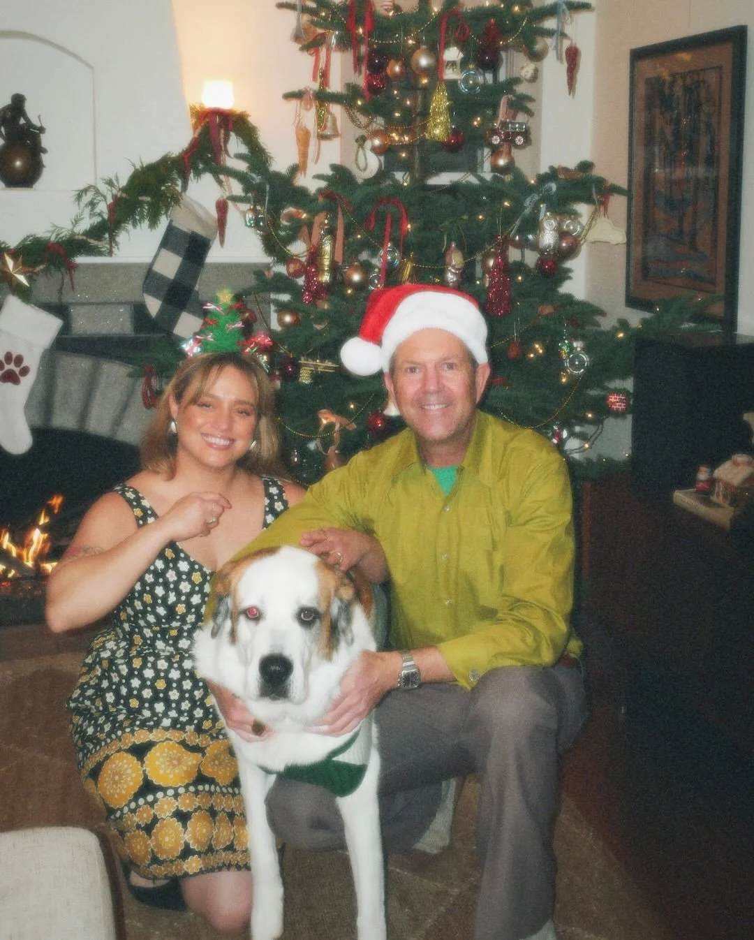 🎄Merry Christmas and happy holidays from my little family to yours.🎅🏼 (enjoy this photo series of us trying to get Olive to sit down for a pic while being horrified of the camera and tripod)