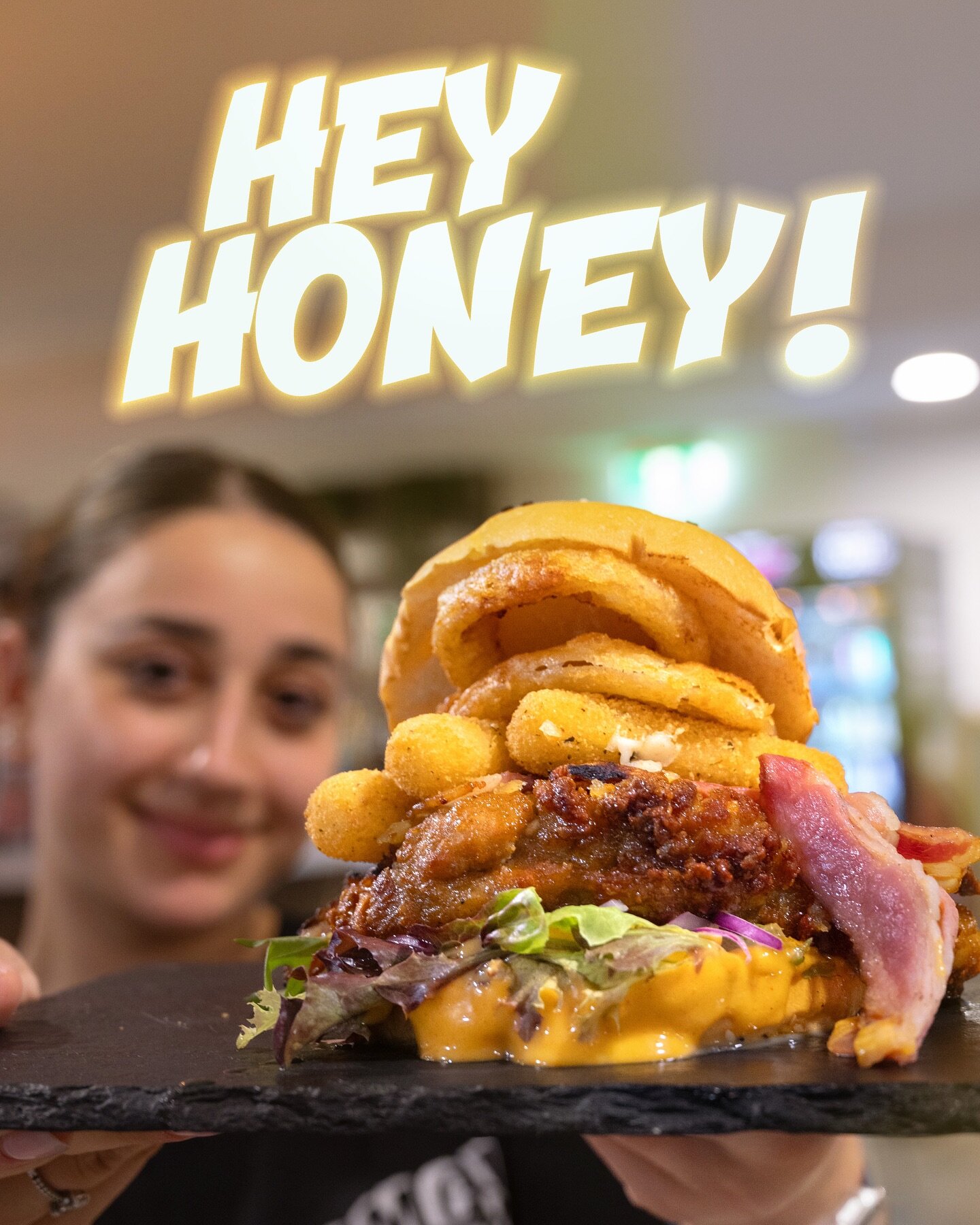 🍔 of the week!
The one with the sweet honey chicken 🍯 😊

#burger #foodie #honeychicken #gregoryhills