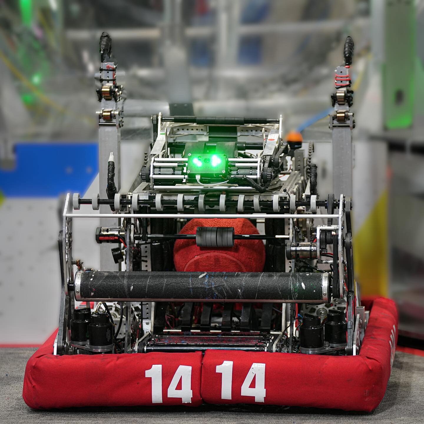 What a great competition! Making it to semifinals AND getting the outreach award?? Thank you so much to Ignite and Storm Robotics for an amazing alliance. Now onto season 2023 👀 #omgrobots #frc