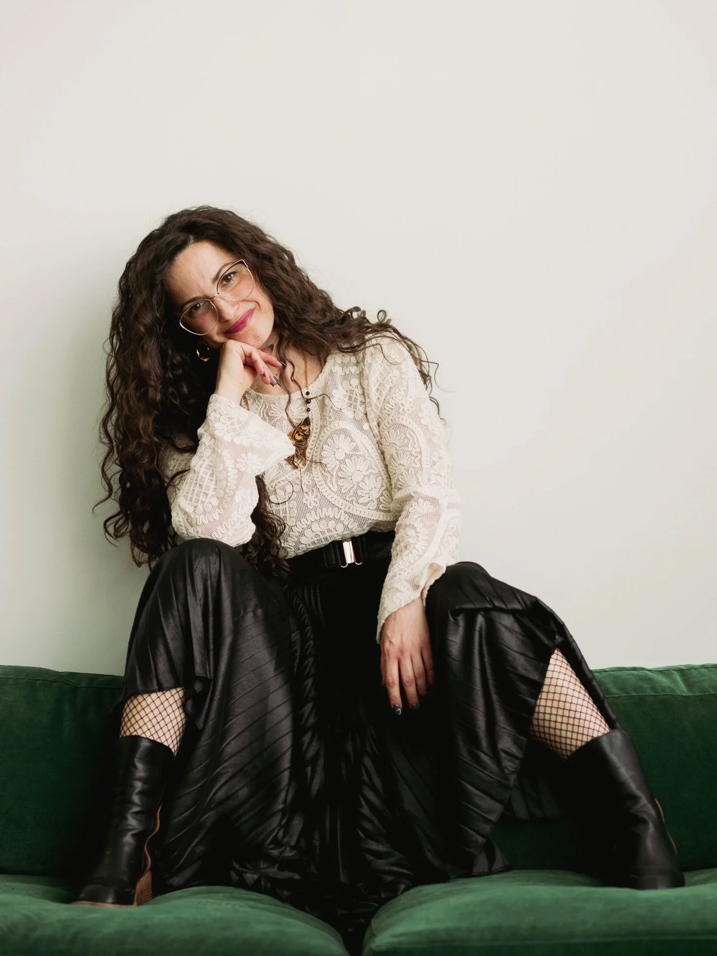 The best part of this life is meeting new people and getting to be witness to their incredible energy.  Meet Gina @glow_pgh.  She walked in for her headshot session today and instantly she made me remember what is still good in this world. 
You&rsquo