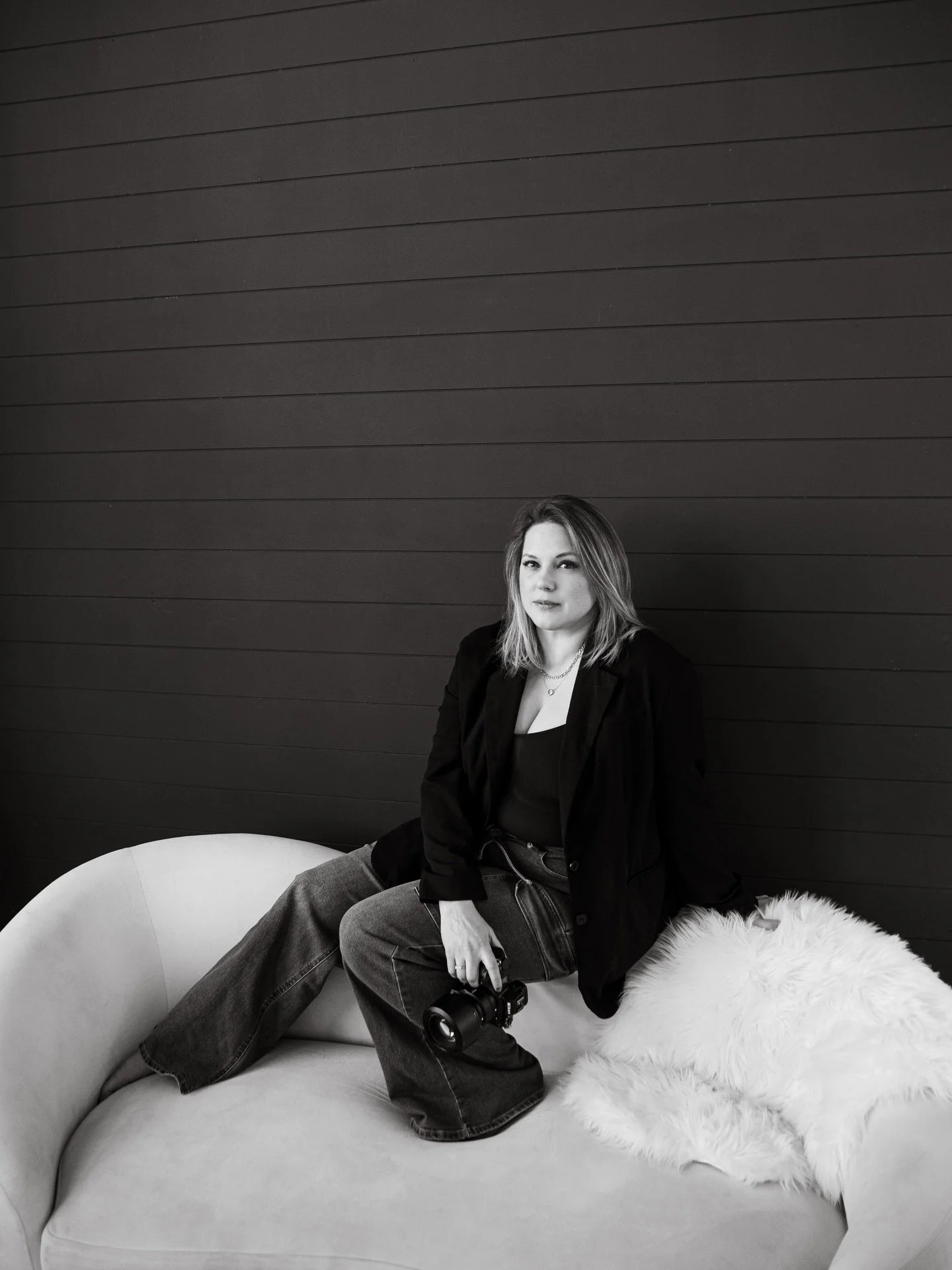 This woman.  She&rsquo;s forever my soul sister.
@asheditorial has a new website and brand and I hope these photos we took are perfect for her! 
Branding is my absolute jam!  Hit me up for some studio shots!