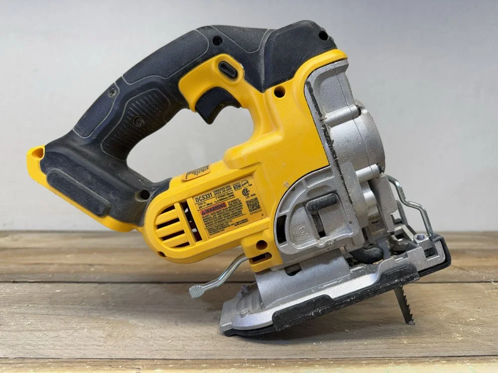dewalt jigsaw side profile.jpg