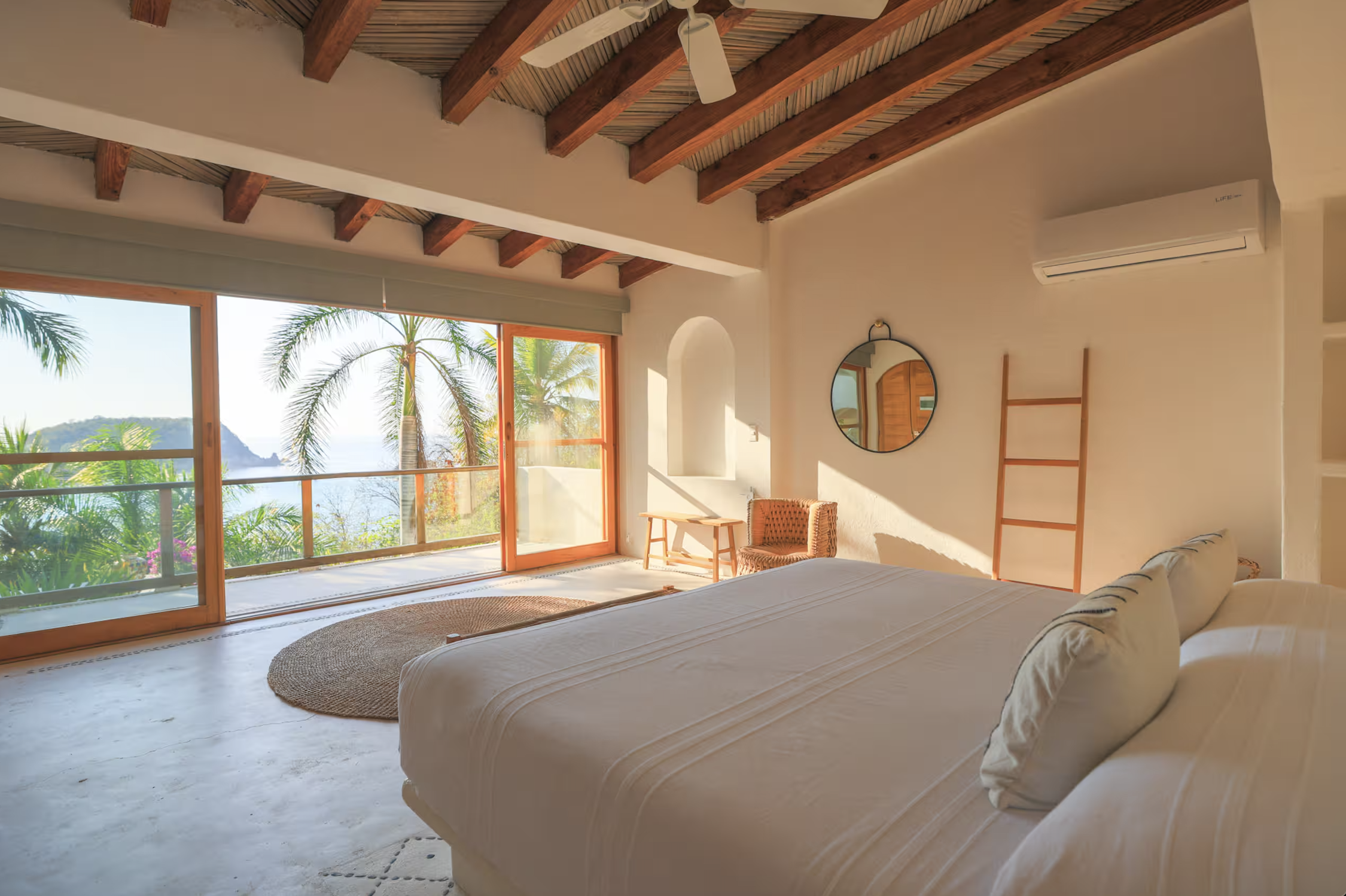 BEDROOM 7  (King Suite)