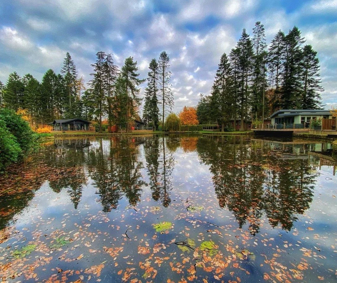 Oh, we do like to be beside the lakeside! 🌊

Wake up to water views before exploring everything Harrogate has to offer from the comfort of our self catering lodges.

🔑 ruddingholidaypark.co.uk/self-catering

📸 stylemonkey__

#RuddingHolidayPark #l
