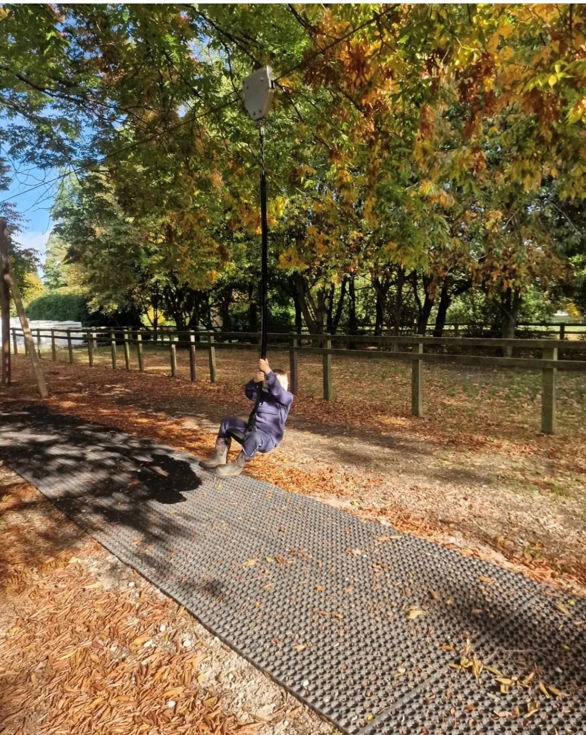 Give it a few more weeks and the zip wire might be the only way around (once the leaves take over!) &hellip; 🍂

📍 Playground, next to the Deerhouse

Explore the Park: ruddingholidaypark.co.uk/explore-the-park

#RuddingHolidayPark #holiday #Yorkshir