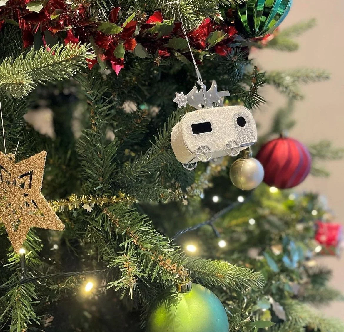 Friends, family, colleagues - whoever&rsquo;s on your nice list this year, the Deerhouse is ready (well, almost!). 🎄

With your own bar, a festive three-course menu and space for up to 60 guests, let's make Christmas easy.

📞 Call 01423 844884
📧 e