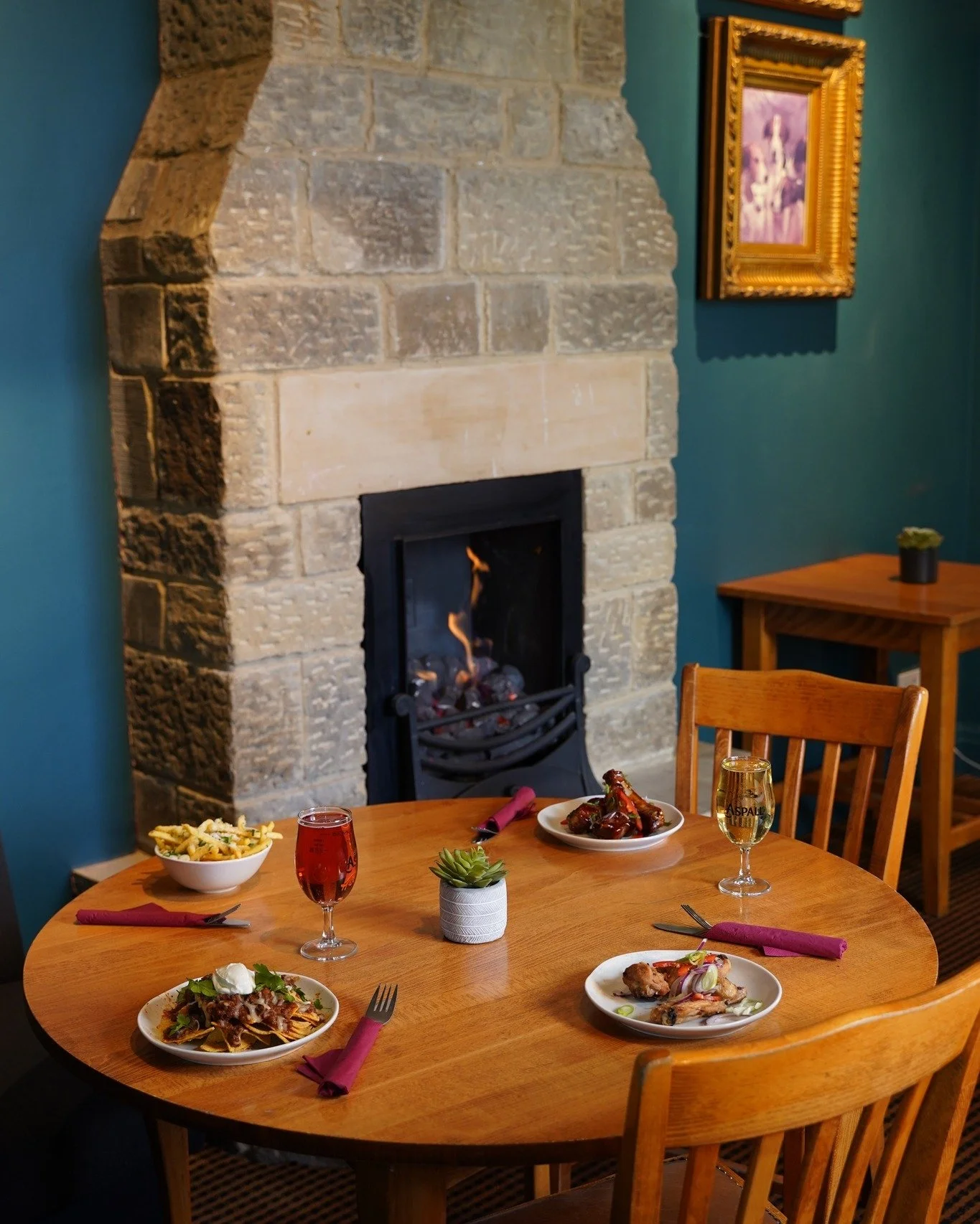 Autumn days are made for the Deerhouse 🍂🙌

Gather by the fire and dine from our homemade menu &hellip; the perfect way to unwind after a crisp walk, or day of exploring.

November opening times:
🍻Fridays | 4pm to 11.30pm | Food served till 8pm
🎤S