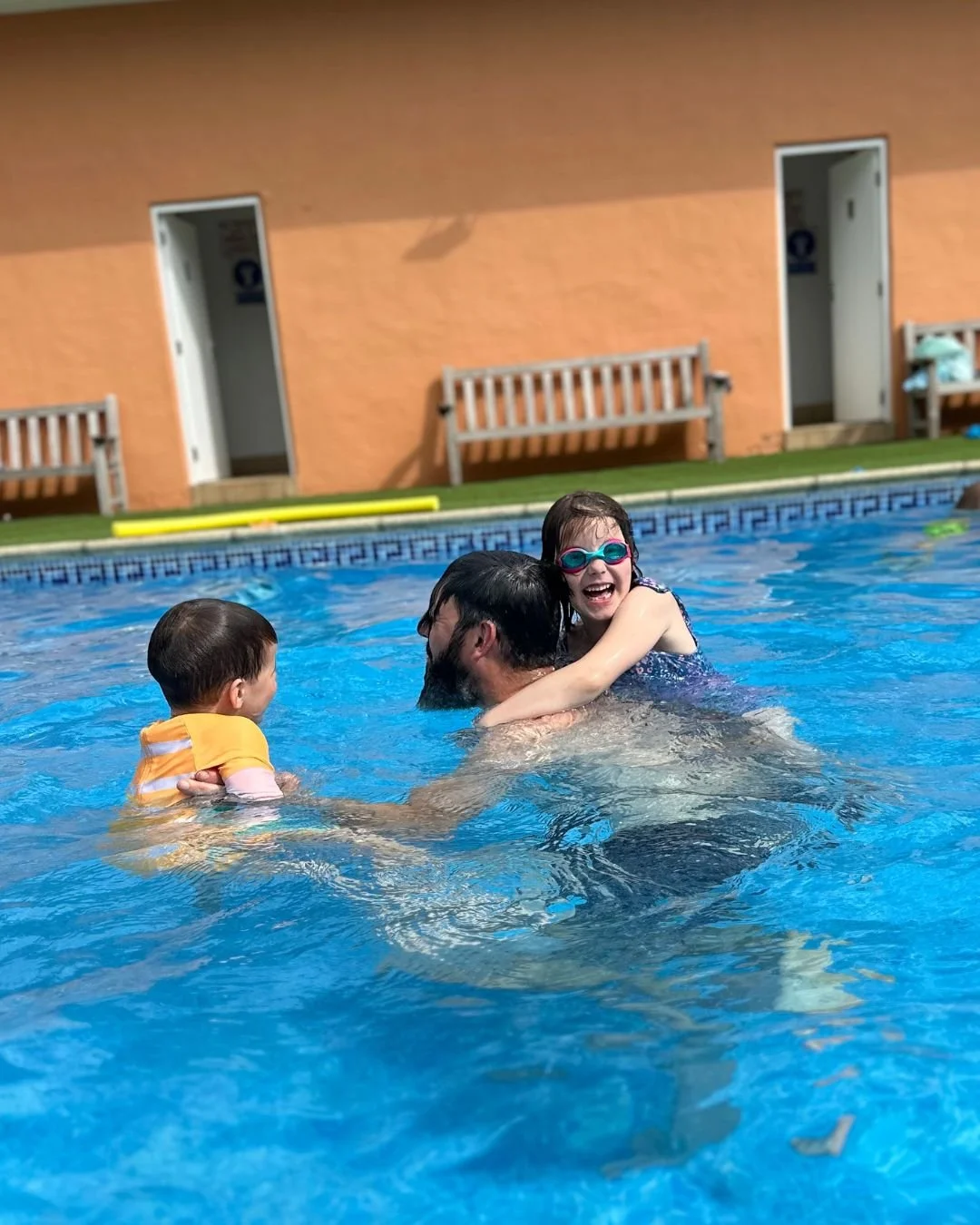 💦Shouts of excitement, splash competitions and memories that last after your towels dry. 

There's no question summers were made to be spent poolside... and our outdoor heated pool is the place to be!

Perfectly positioned next to the Deerhouse for 