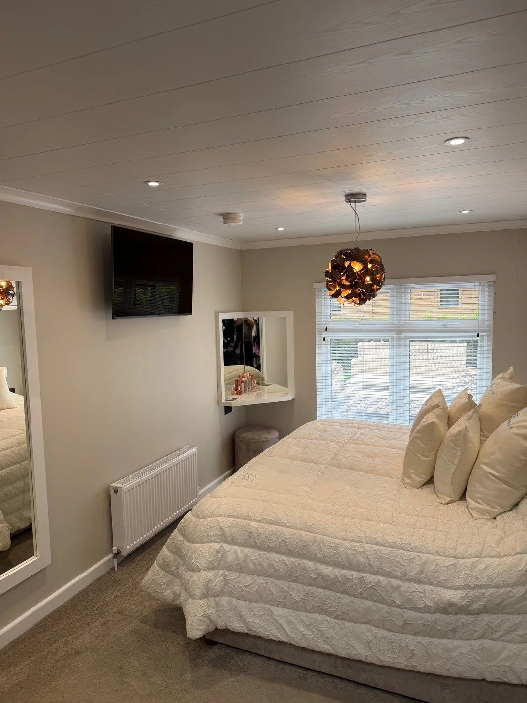 Bedroom 6.jpg