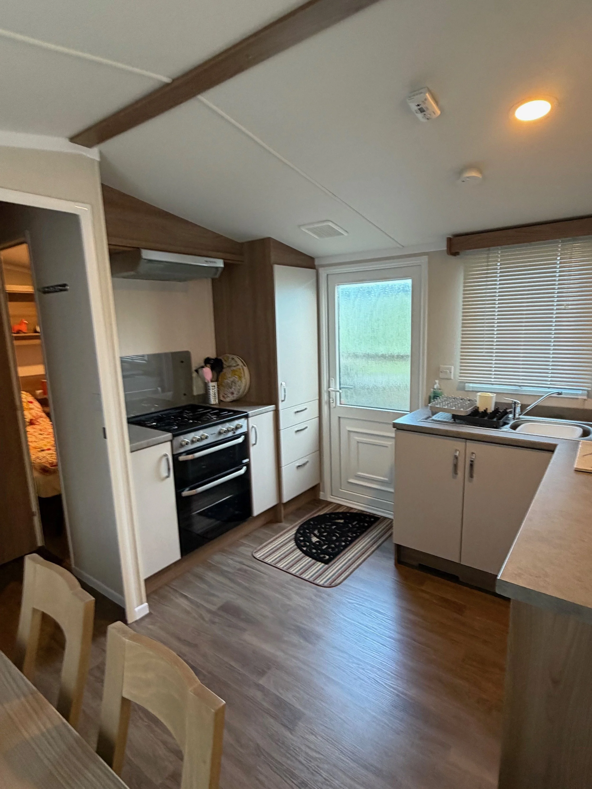 54 beechwood kitchen2.jpg