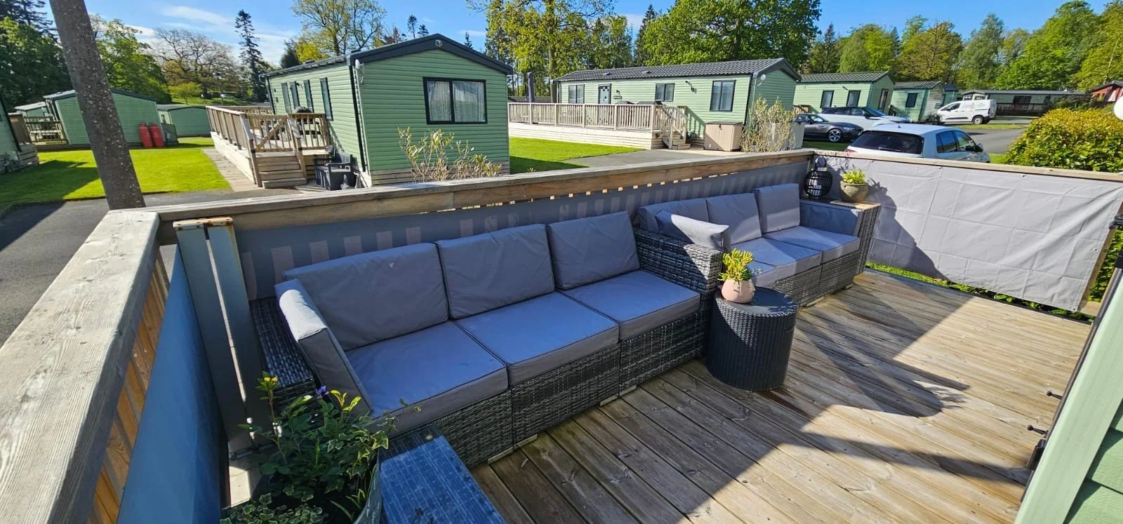 outdoor seating 2.jpg