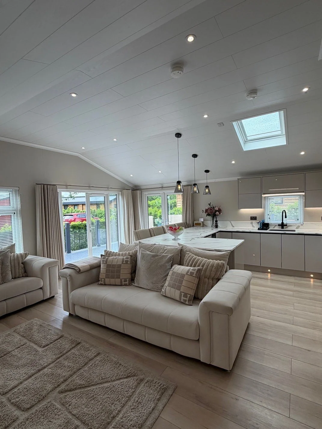 Living area 3.jpg