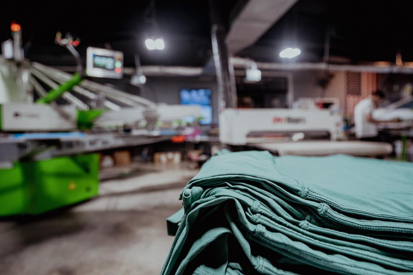What is your favorite brand of t shirt? 👇🏻
These @cottonheritage tees are starting to make their way to the top for us when it comes to garment dyed!