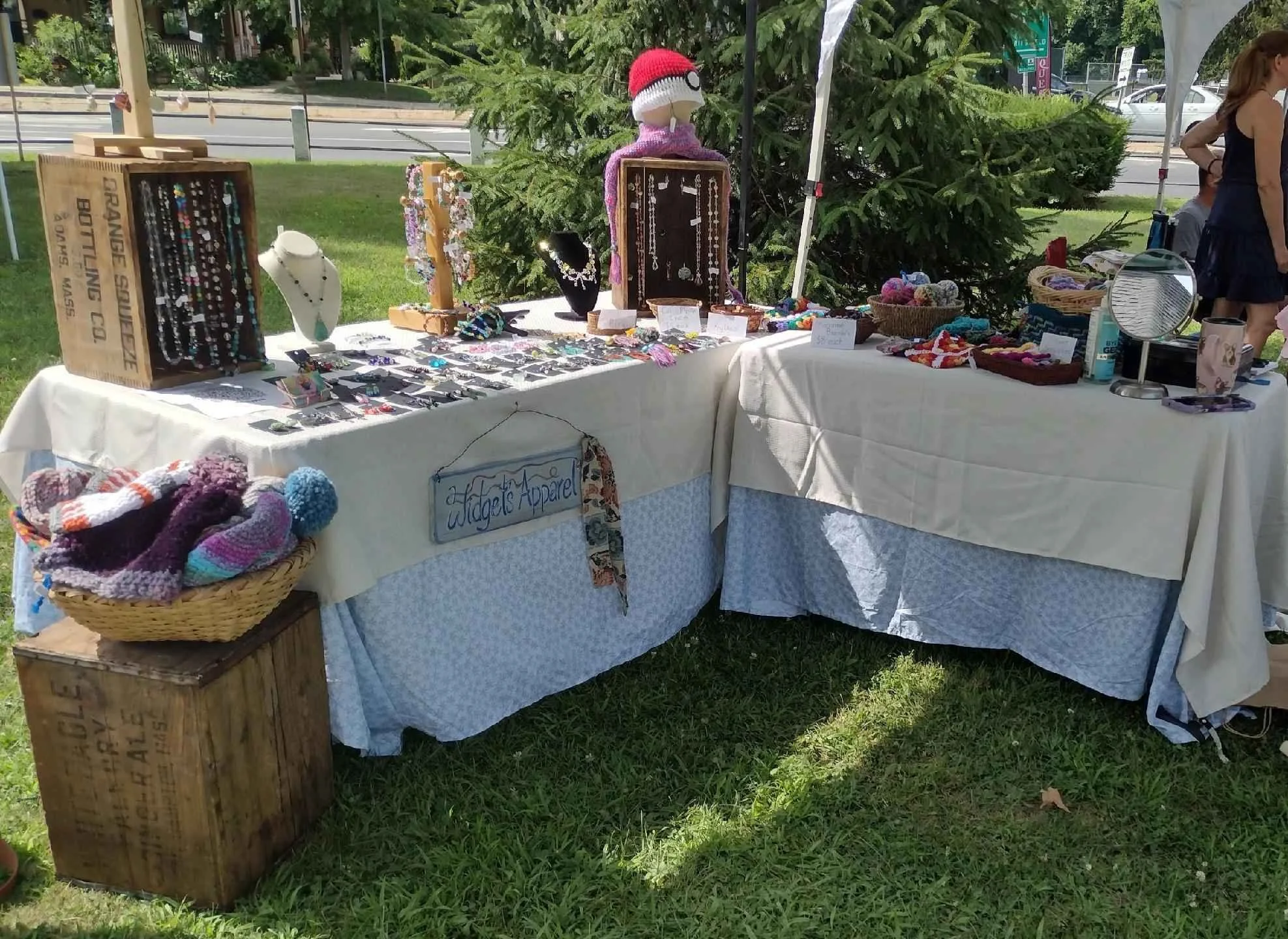 Widget's Apparel - I make handmade jewelry, crocheted clothing and accessories, and holiday decorations and ornaments.