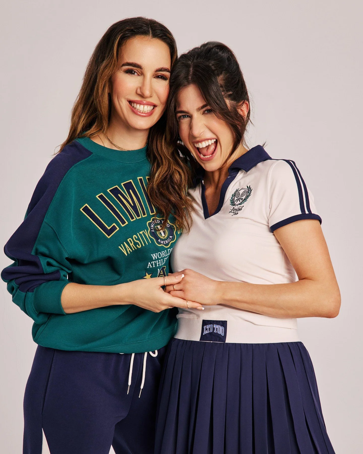 @thechristycarlsonromano and @itskatesteinberg bringing us right back to the old mall days 🛍️
