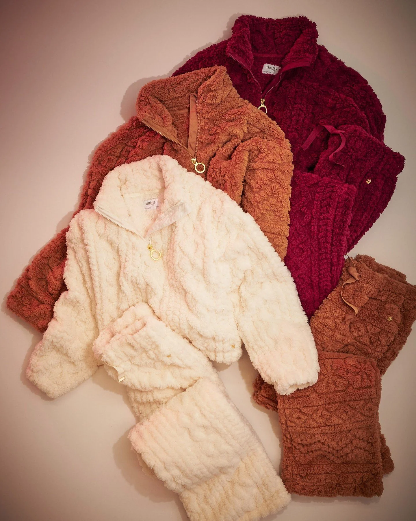 Your coziest winter yet. Shop sets at the link in our bio 🔥