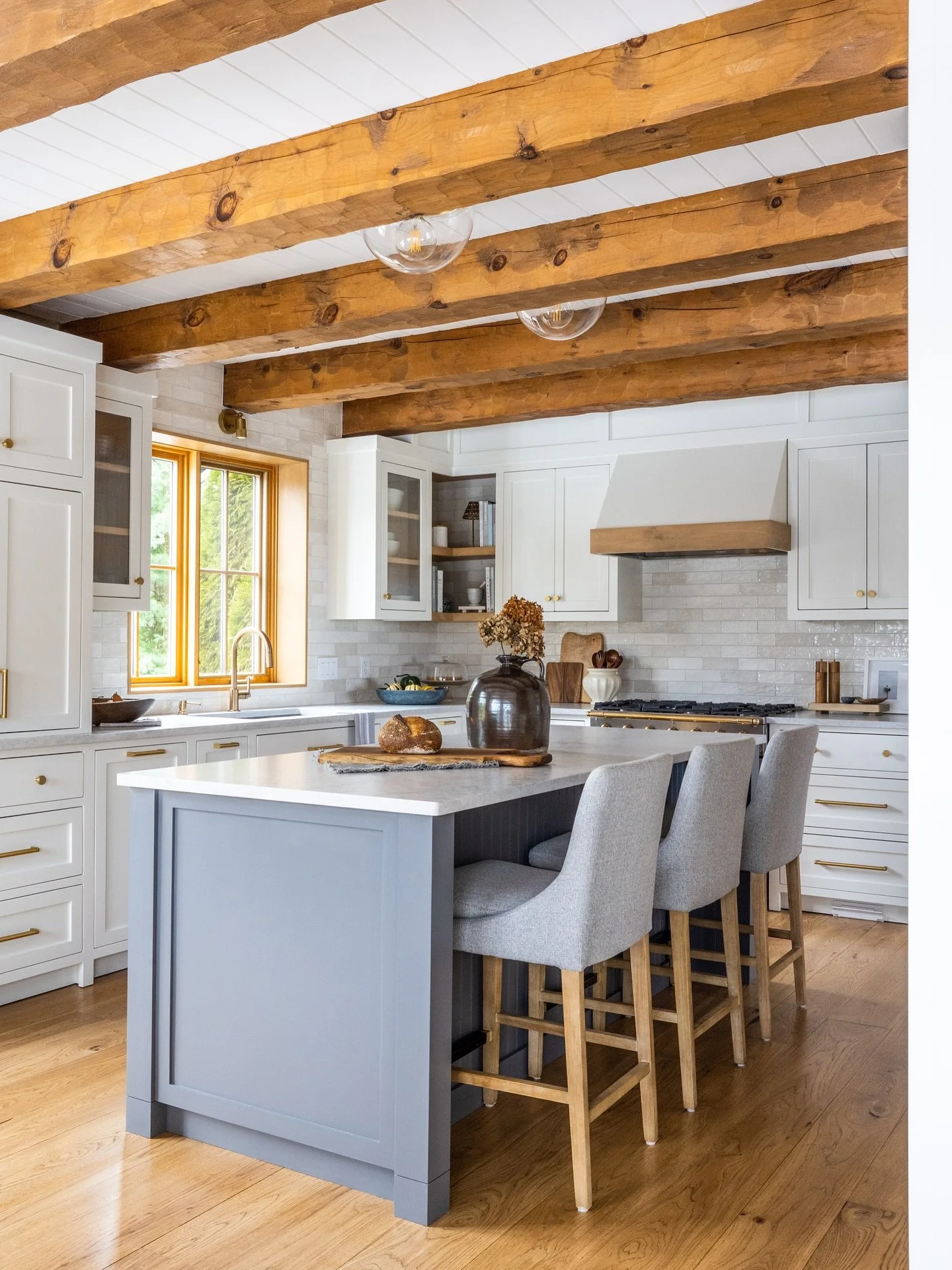 Feeling extra grateful this weekend! ✨ Honoured to have received Gold in the Decorators and Designers Association of Canada&rsquo;s Awards Gala for kitchens over $150k! 

It was such a lovely evening celebrating the creativity and talent of so many i