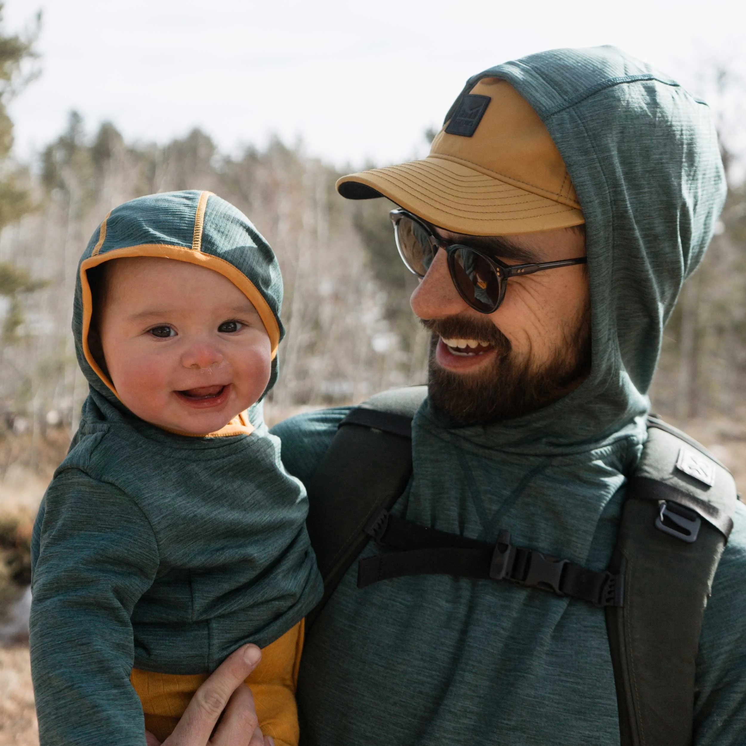 dad-with-baby-tumbler-best-outdoor-grid-fleece-hoodie.jpg