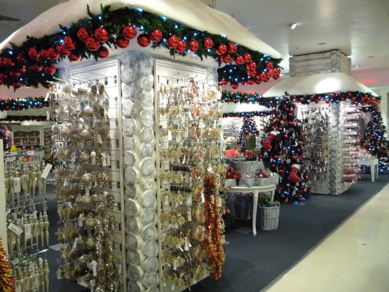Selfridges Christmas Shop 09 016.JPG