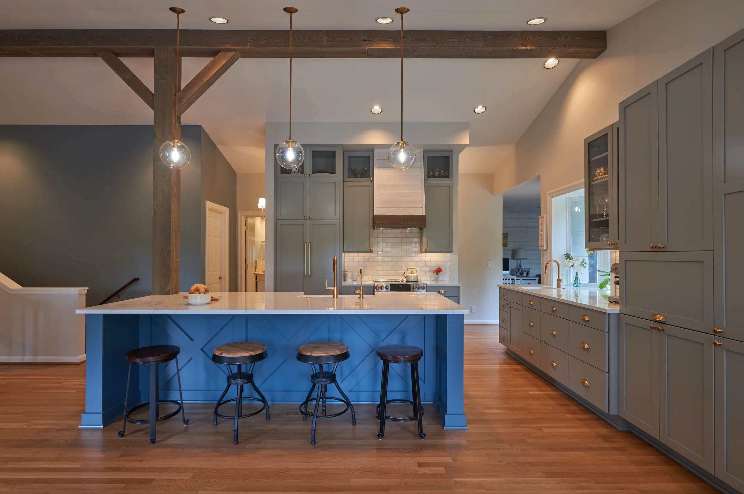 Seattle_transitional_modern-farmhouse_kitchen_interior-design_1