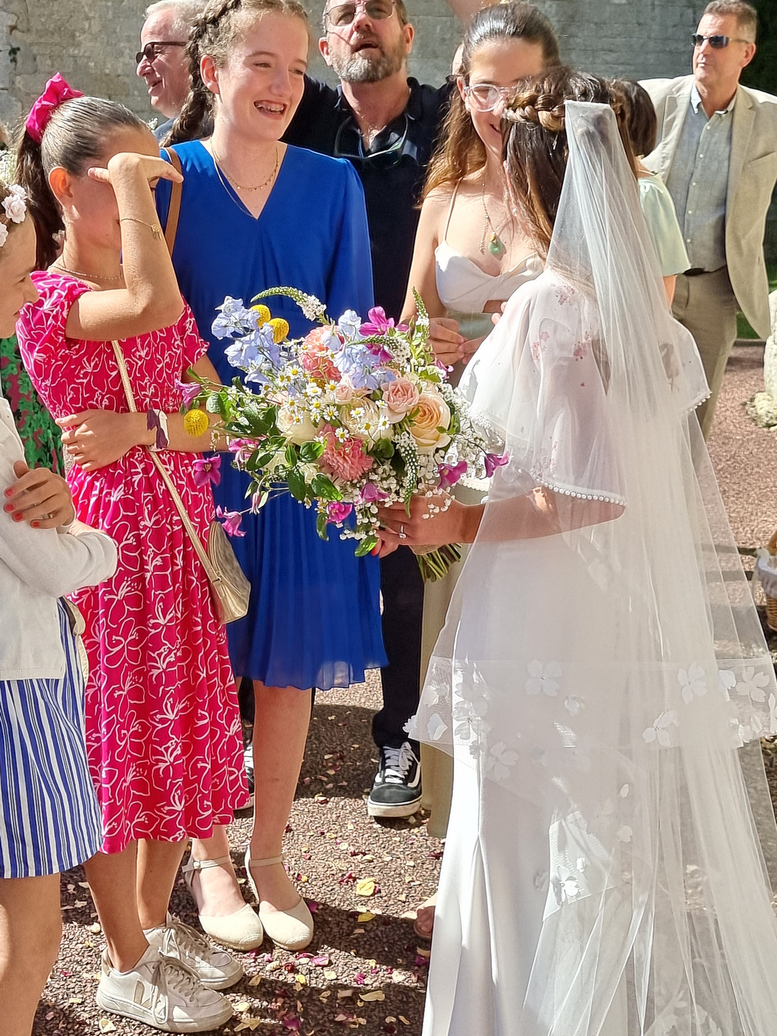 10 Reasons Why Mom Should Not Do Your Wedding Flowers