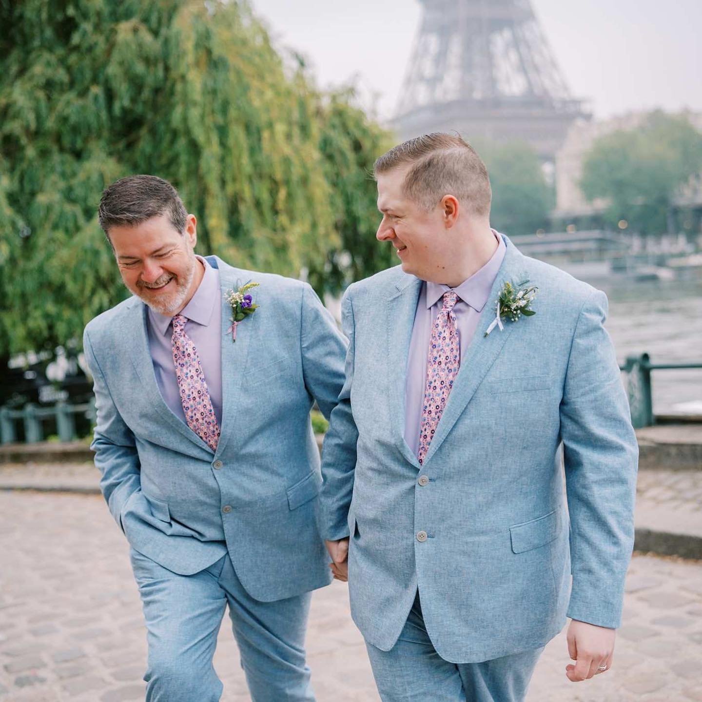 Just married! R and M in Paris full of love and happiness for one another! 

The mixed media? boutonni&egrave;res that are paper and real flowers 🌺 adorning their matching suits. I love their smiles!

#weddinginparis #weddingflowers #grooms #boutonn
