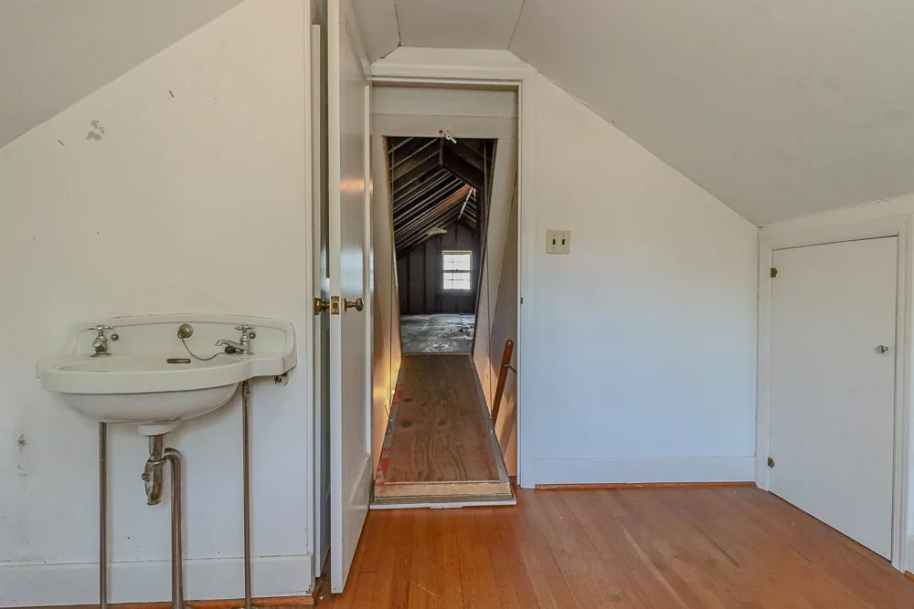 26 Houseman hatch to attic