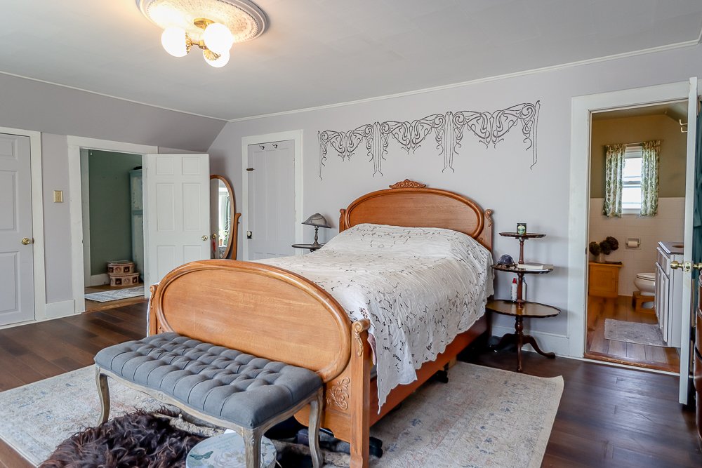 34 Elm Primary bed.jpg