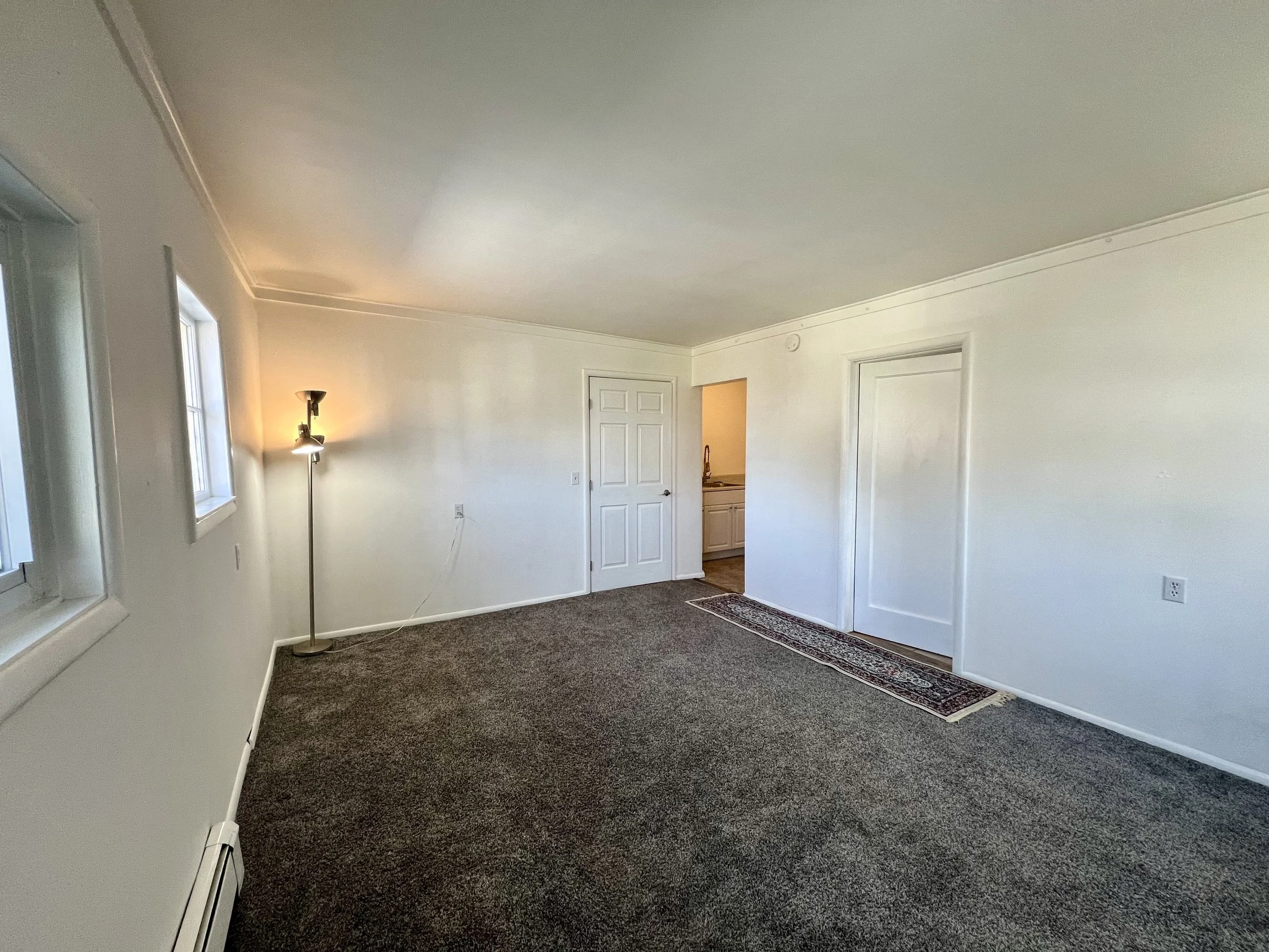 1204 B CR9 living room towards kitchen
