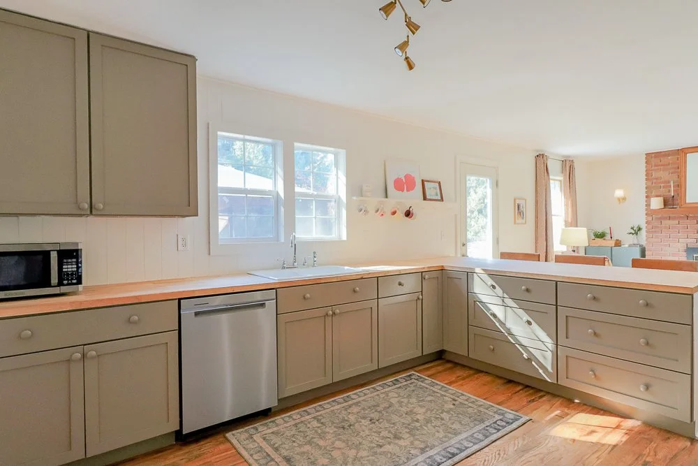 46 Hawthorne Kitchen.jpg