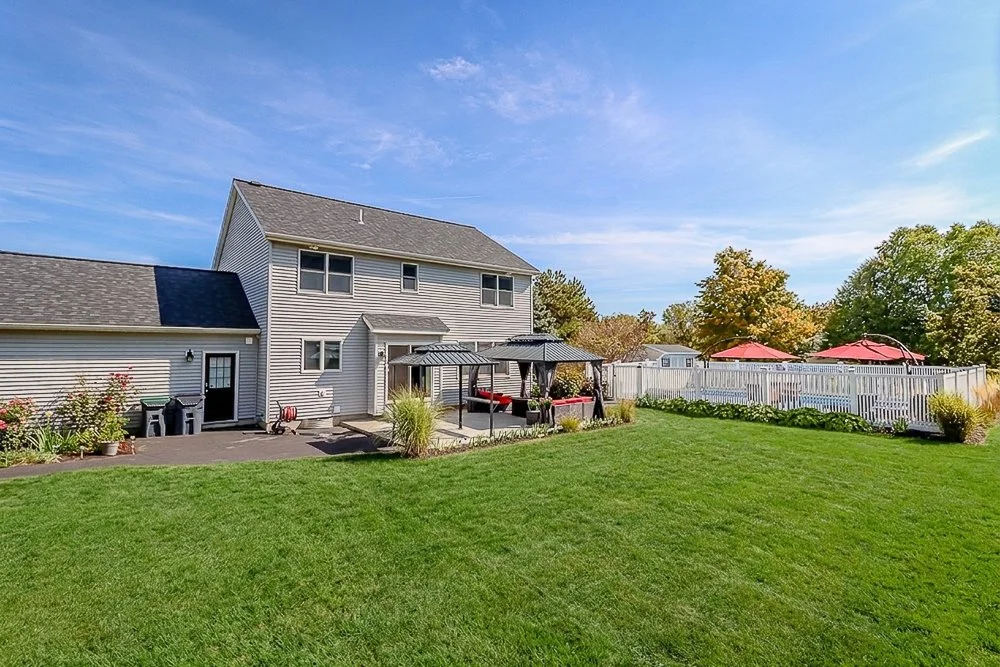 144 Blossom patio and pool