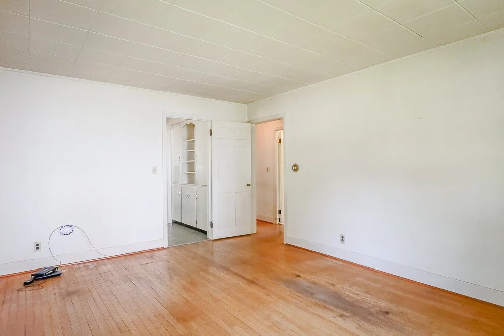 26 Houseman living room