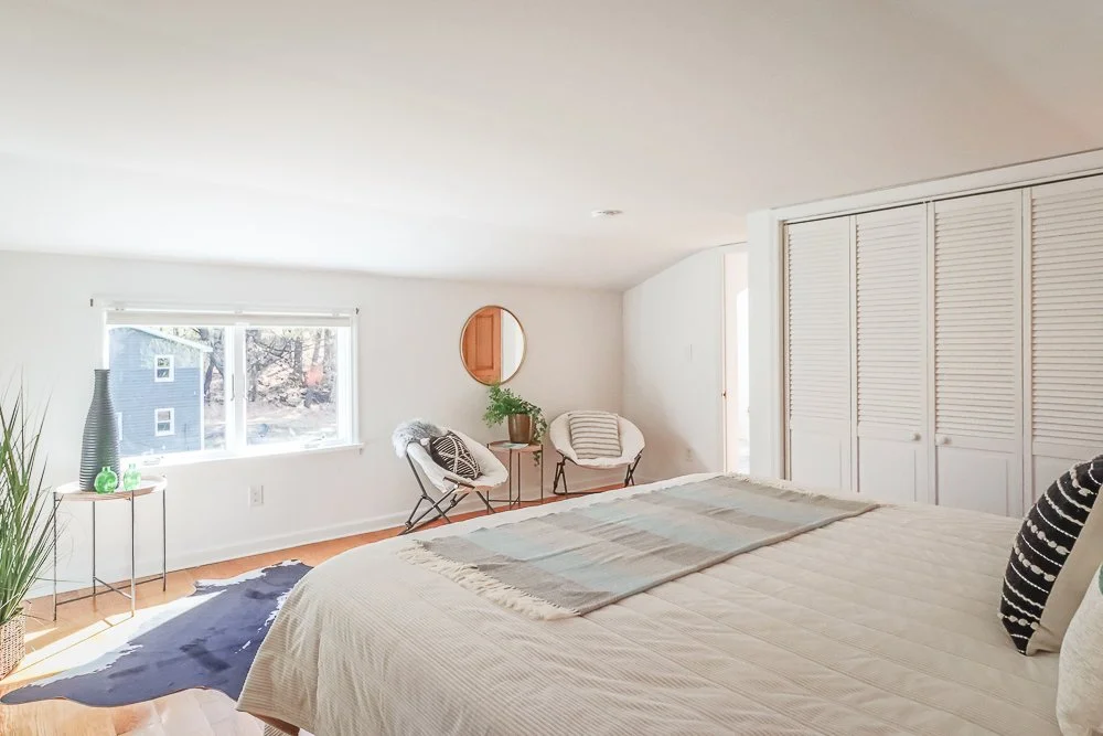 42 White Mills primary bedroom 3.jpg