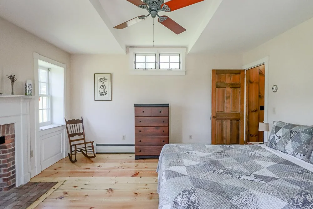 682 Route 203-primary bdrm.jpg