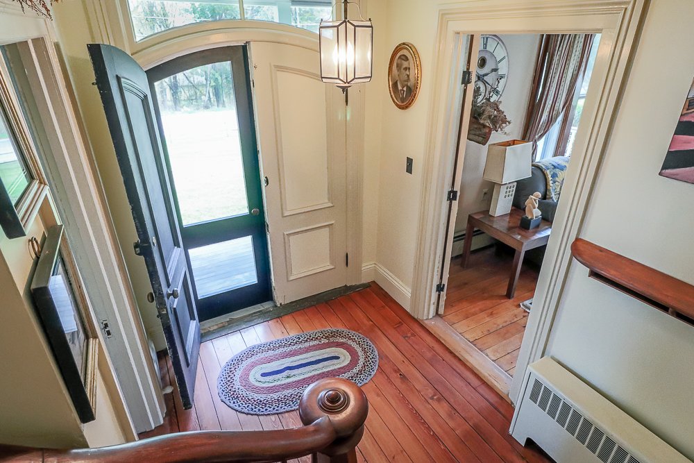 187 West foyer 2.jpg