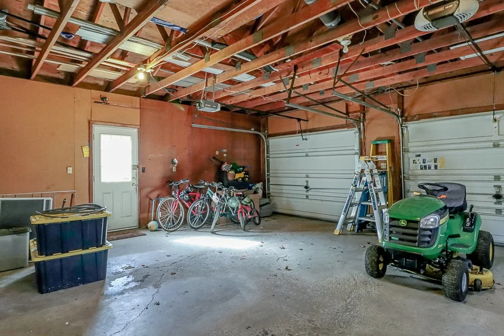 46 Hawthorne garage.jpg